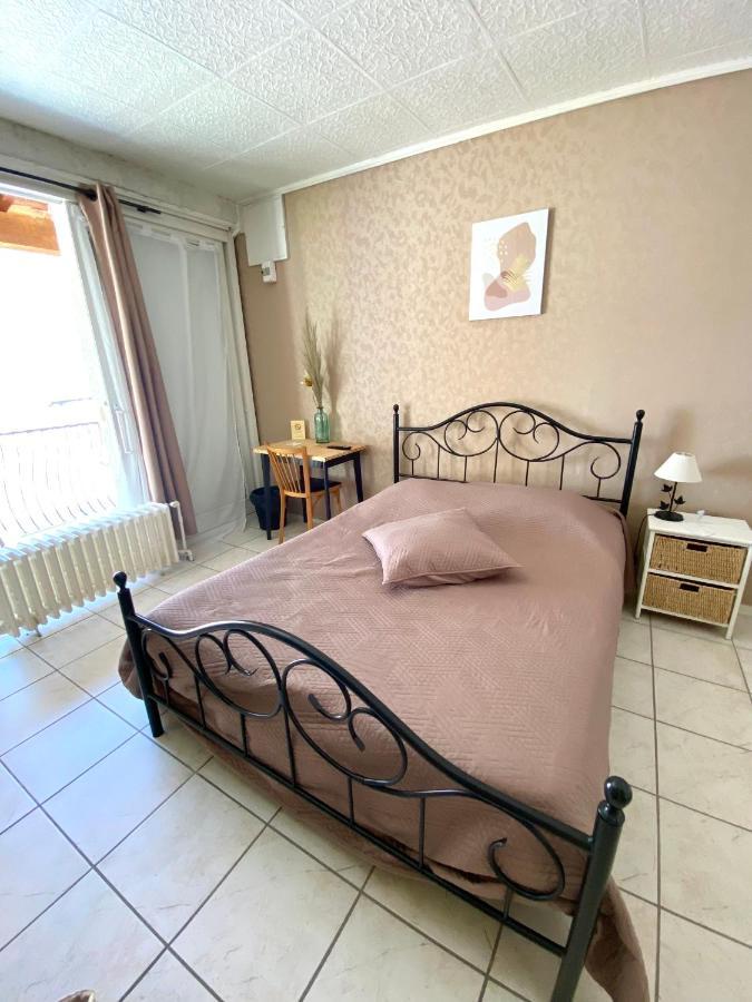 Hotel Les Voyageurs Charols Zewnętrze zdjęcie
