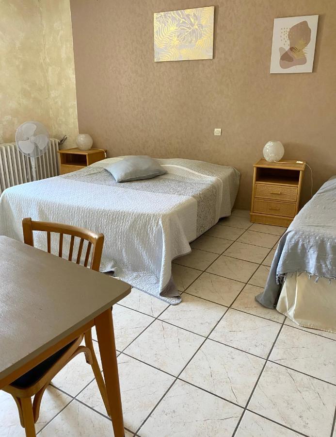 Hotel Les Voyageurs Charols Zewnętrze zdjęcie