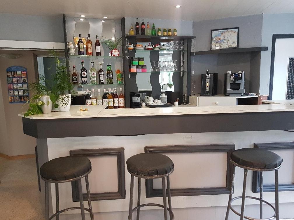 Hotel Les Voyageurs Charols Zewnętrze zdjęcie